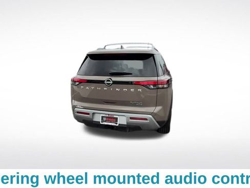 Used 2025 Nissan Pathfinder Platinum image 6