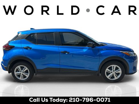 Certified 2025 Nissan Kicks Play S FWD image 2