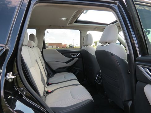 Used 2020 Subaru Forester Premium image 35