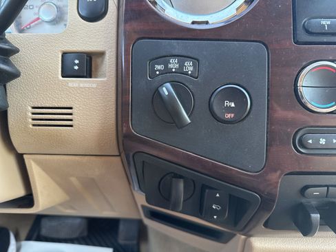Used 2009 Ford F250 FX4 AWD/4WD image 24