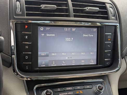 Used 2019 Lincoln Continental Reserve image 15