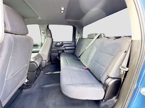 Used 2025 Chevrolet Silverado 2500 Custom w/ Custom Value Package image 16