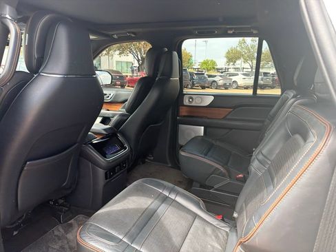 Used 2022 Lincoln Navigator L Black Label AWD/4WD image 8