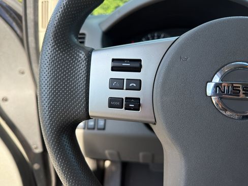 Used 2020 Nissan Frontier SV AWD/4WD image 13