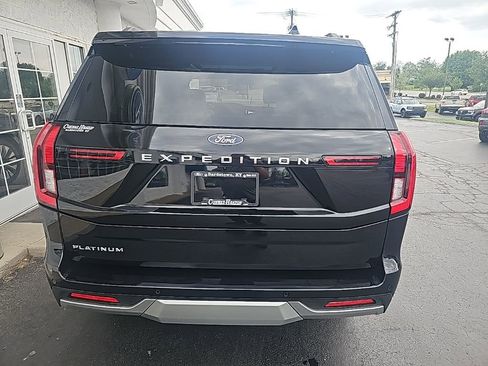 Used 2025 Ford Expedition Platinum w/ Driver's Package AWD/4WD image 5