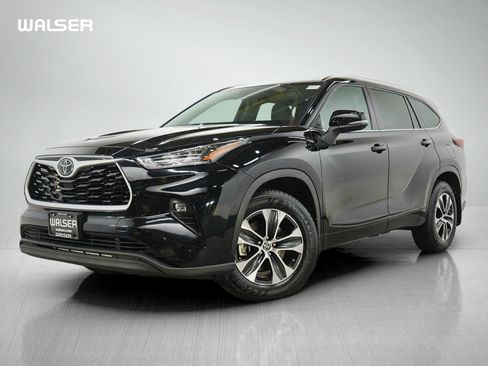 Used 2020 Toyota Highlander XLE w/ Protection Package #3 AWD/4WD image 1