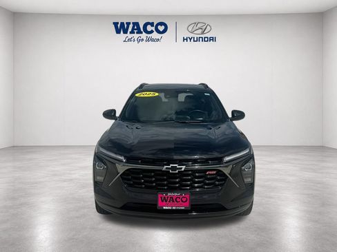 Used 2025 Chevrolet Trax RS w/ Driver Confidence Package FWD image 3