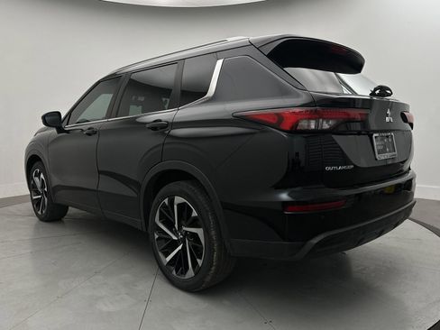 Used 2022 Mitsubishi Outlander ES image 9