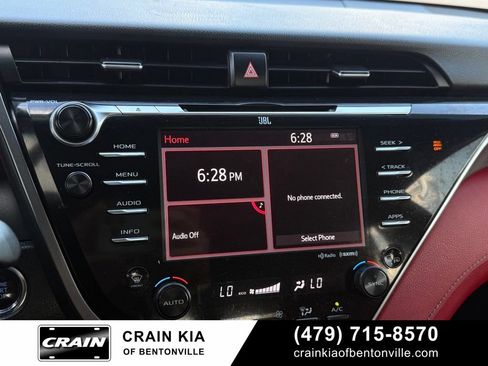 Used 2018 Toyota Camry XSE FWD image 15
