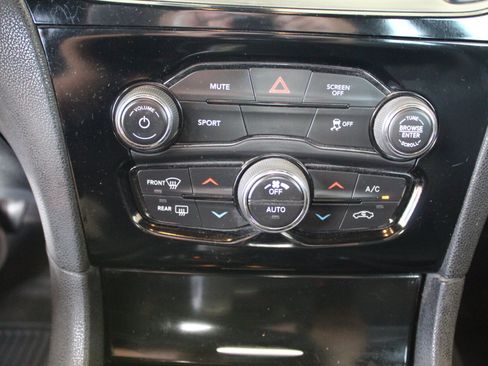 Used 2017 Chrysler 300 S AWD/4WD image 44