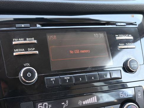 Used 2015 Nissan Rogue SV FWD image 12