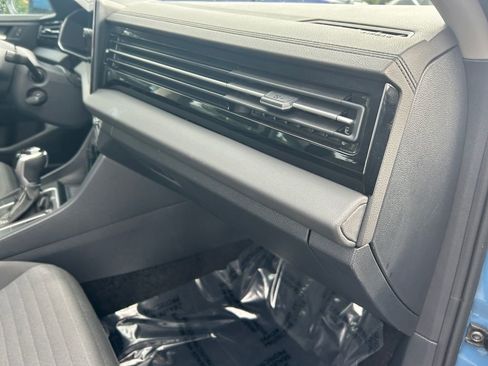 Used 2025 Volkswagen Jetta S image 26