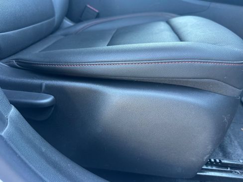 Used 2024 Chevrolet Trax RS w/ Sunroof Package FWD image 22
