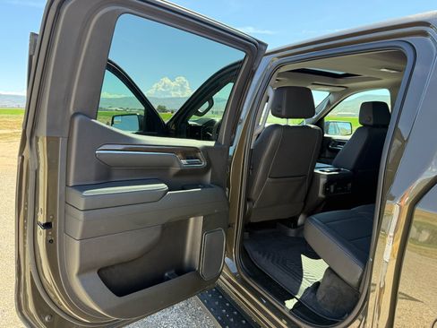 Used 2023 Chevrolet Silverado 1500 LT Trail Boss w/ Convenience Package II AWD/4WD image 30