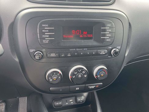 Used 2016 Kia Soul FWD image 20