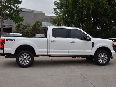 Used 2018 Ford F250 Limited w/ FX4 Off-Road Package AWD/4WD image 6