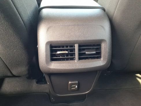 Used 2024 Chevrolet Equinox LT AWD/4WD image 11