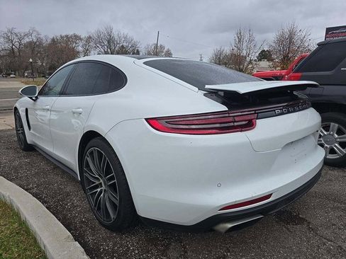 Used 2018 Porsche Panamera 4 image 4