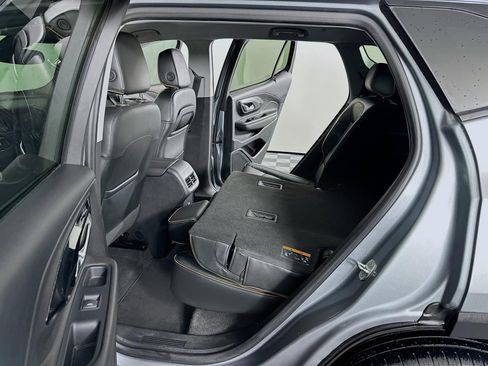 Used 2023 GMC Terrain AT4 image 32