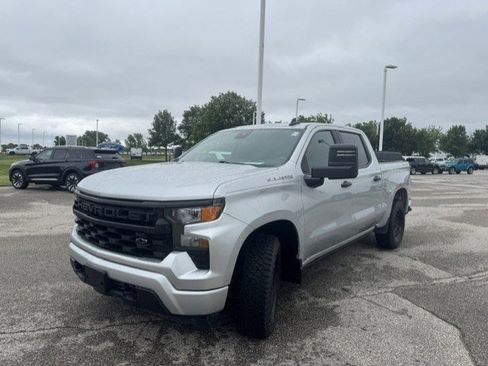 Used 2022 Chevrolet Silverado 1500 Custom AWD/4WD image 3