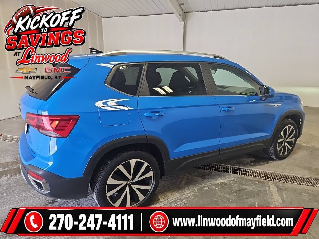 Used 2022 Volkswagen Taos SE AWD/4WD image 2