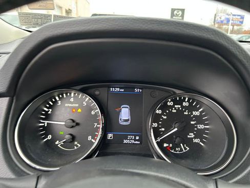 Used 2020 Nissan Rogue SV image 20