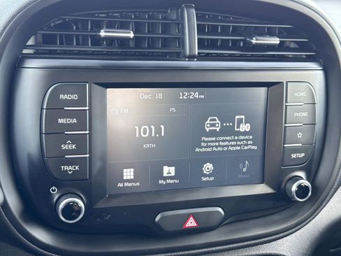 Used 2021 Kia Soul LX image 13