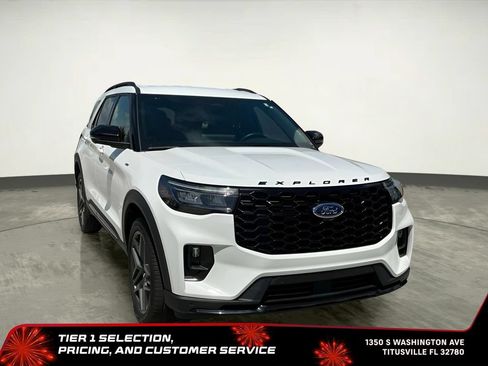 Used 2025 Ford Explorer ST-Line w/ ST-Line Street Pack AWD/4WD image 11