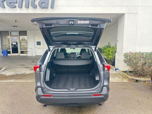 Used 2025 Toyota RAV4 XLE image 31