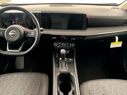 New 2025 Nissan Kicks SV w/ Charging Package image 13