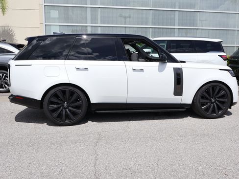 Used 2023 Land Rover Range Rover SV AWD/4WD image 10