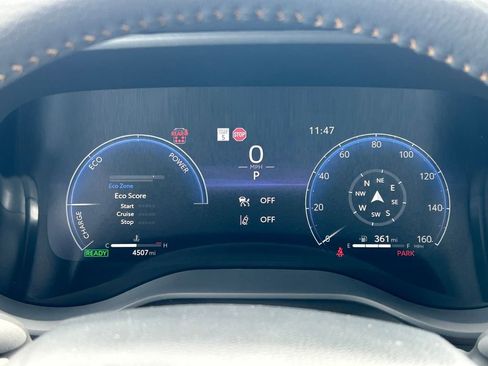 Used 2025 Toyota Sienna XLE Woodland Edition image 40