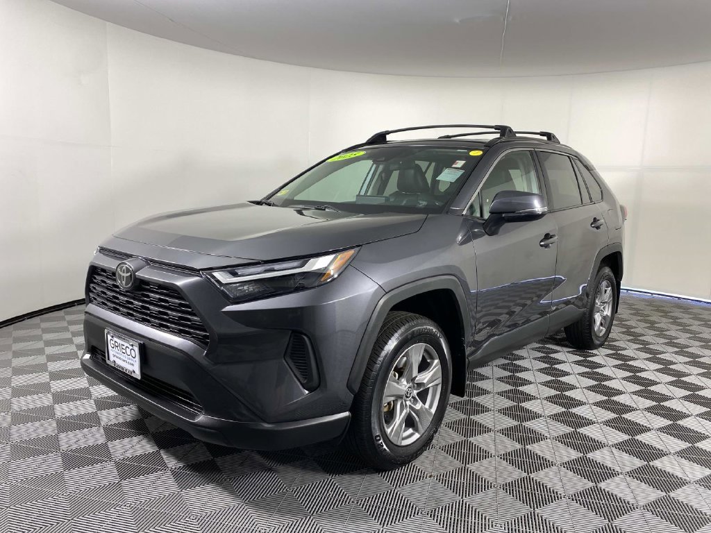 Used 2025 Toyota RAV4 XLE w/ Convenience Package AWD/4WD image 4
