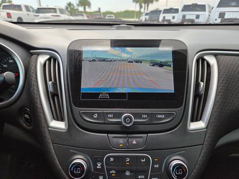 Used 2024 Chevrolet Malibu LT FWD image 9