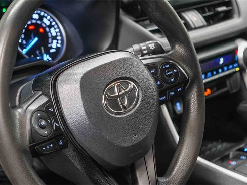 Used 2020 Toyota RAV4 XLE image 20