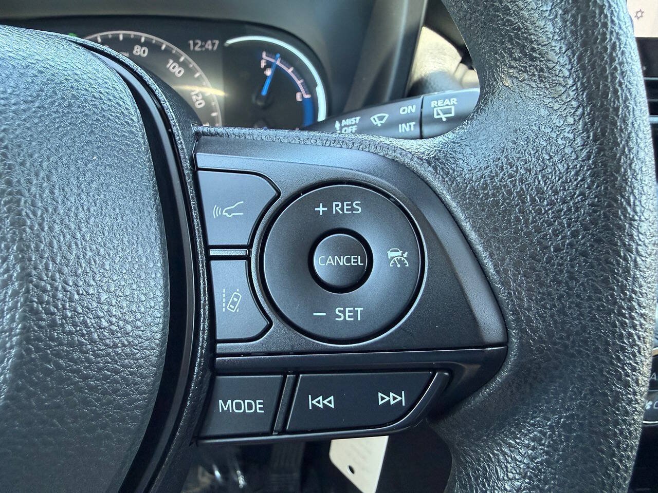 Used 2025 Toyota RAV4 LE AWD/4WD image 34
