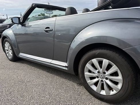 Used 2018 Volkswagen Beetle 2.0T S FWD image 20
