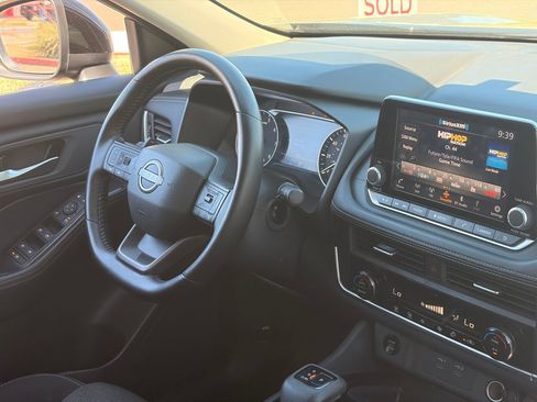Certified 2025 Nissan Rogue SV FWD image 13