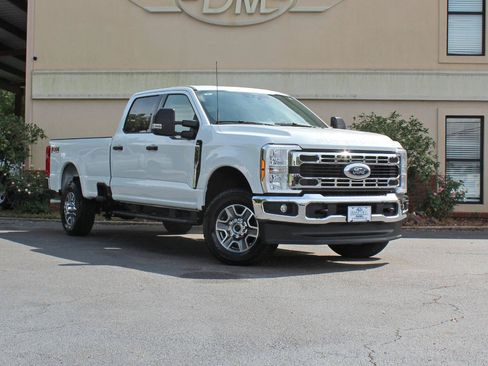 Used 2025 Ford F350 XLT AWD/4WD image 3