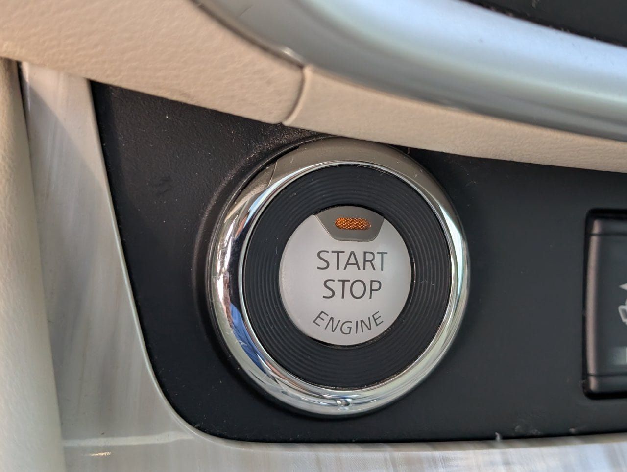 Used 2016 Nissan Murano SL w/ SL Technology Package FWD image 18