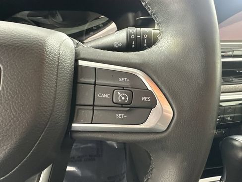 Used 2023 Jeep Compass Latitude AWD/4WD image 10