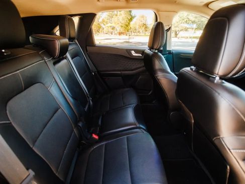 Used 2020 Ford Escape Titanium w/ Titanium Premium Package 2.0 image 27