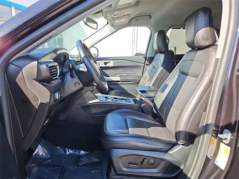 Used 2023 Ford Explorer Limited w/ Equipment Group 301A image 25