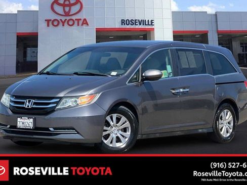 Used 2016 Honda Odyssey SE image 1