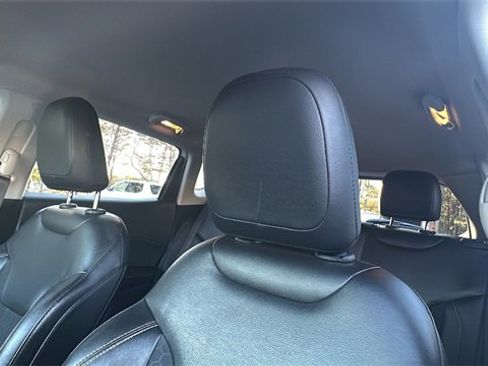 Used 2018 Jeep Compass Latitude w/ Cold Weather Group image 31