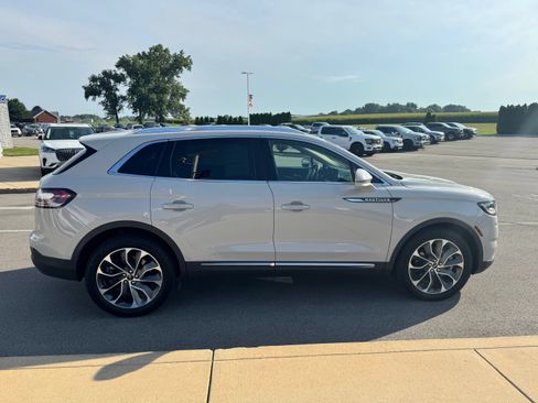 Used 2022 Lincoln Nautilus Reserve w/ Class II Trailer Tow Package AWD/4WD image 8
