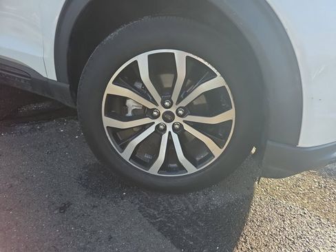 Certified 2022 Ford Explorer ST-Line w/ Class IV Trailer Tow Package image 10