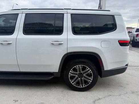 Used 2022 Jeep Wagoneer Series II image 13