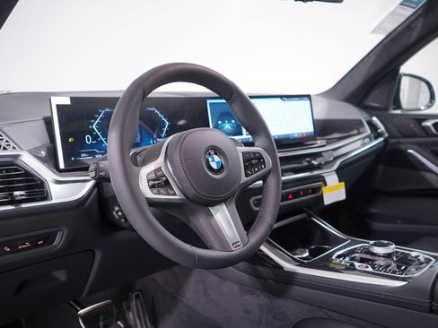 New 2026 BMW X7 xDrive40i w/ M Sport Package AWD/4WD image 6