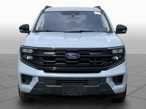 Used 2025 Ford Expedition Active AWD/4WD image 4